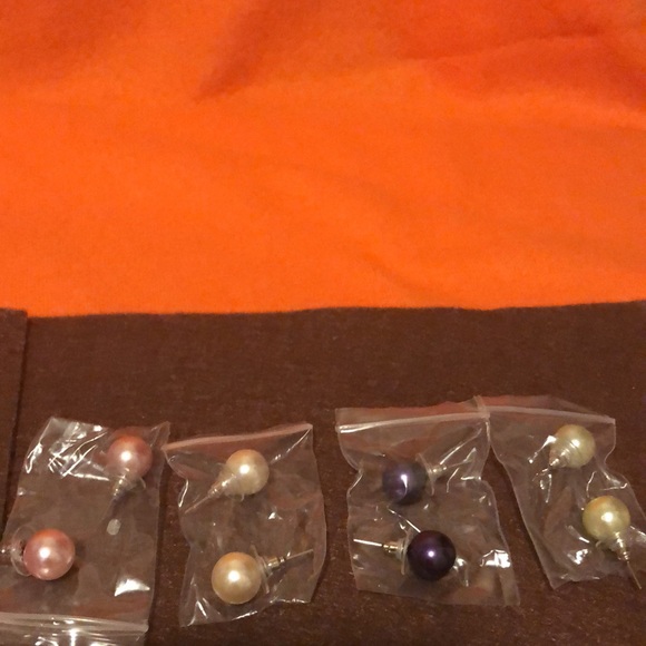 Cultured Pearl Studs - Picture 2 of 8